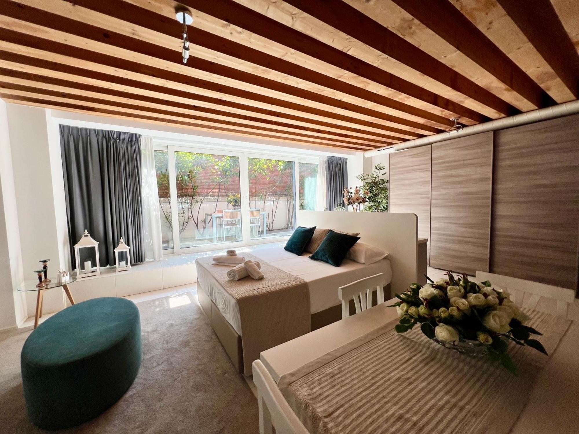 Lucky House Апартаменты *